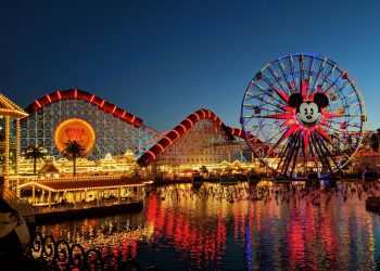 Diserang Petisi Serikat Pekerja, Disneyland Resort California Tunda Pembukaan -
